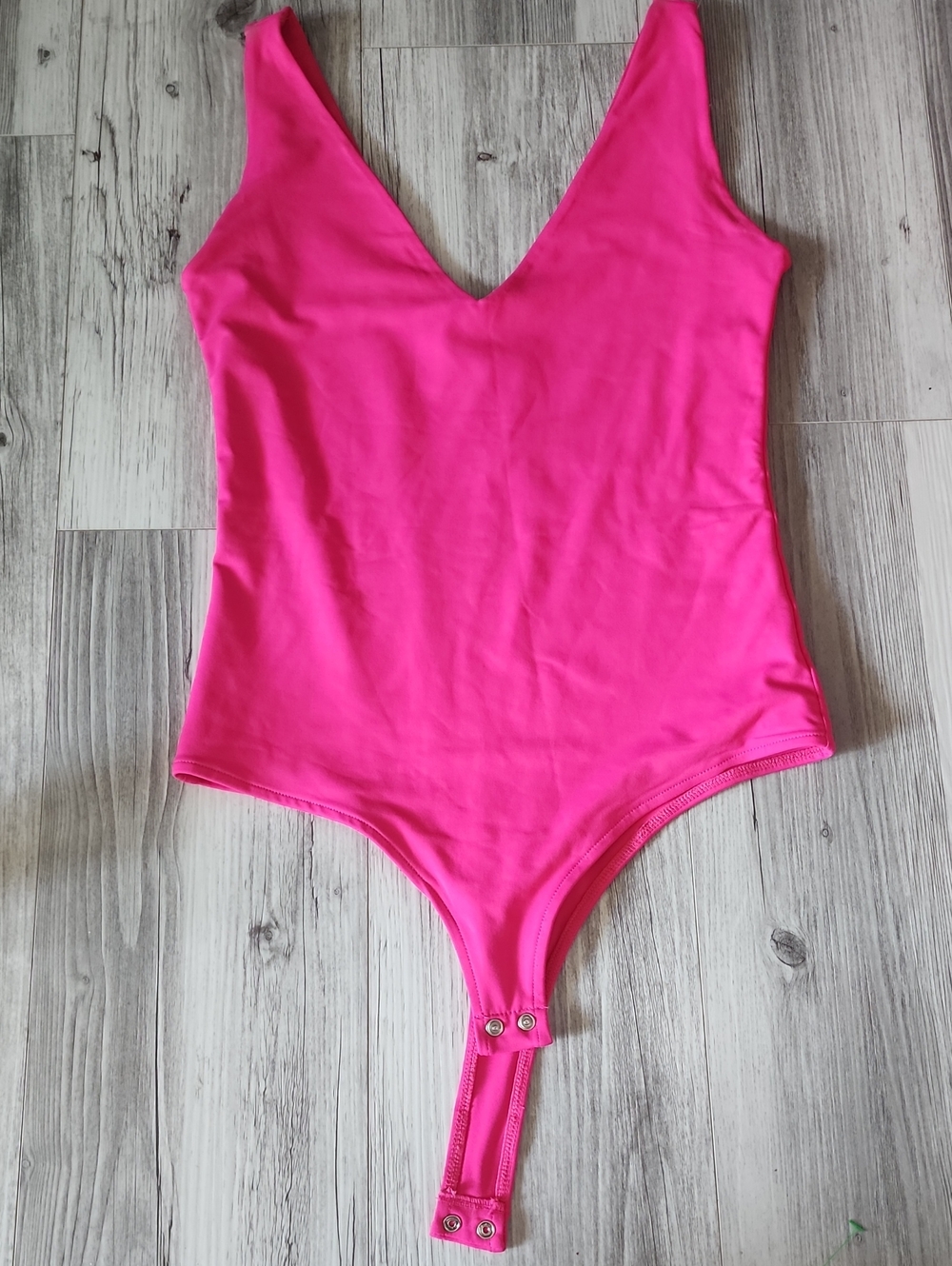 ReoRia Bright Hot Pink V-Neck Bodysuit